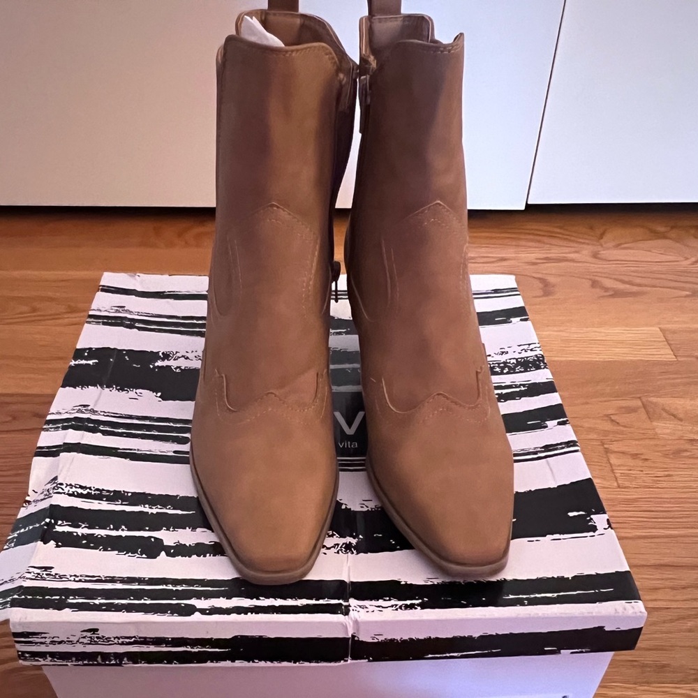 Dolce Vita tan leather boots. Size 8. Brand new with box.